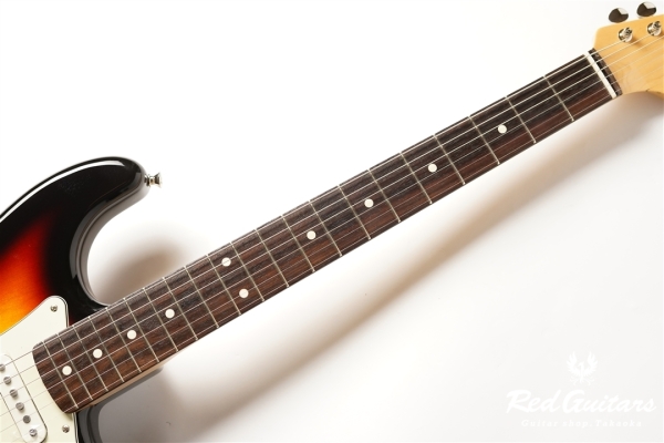 MADE IN JAPAN Traditional II 60s Stratocaster - 3Tone Sunburst